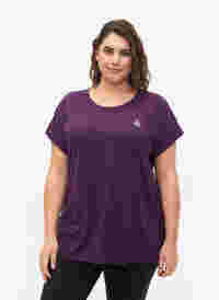 Short sleeved workout t-shirt, Purple Pennant, Model