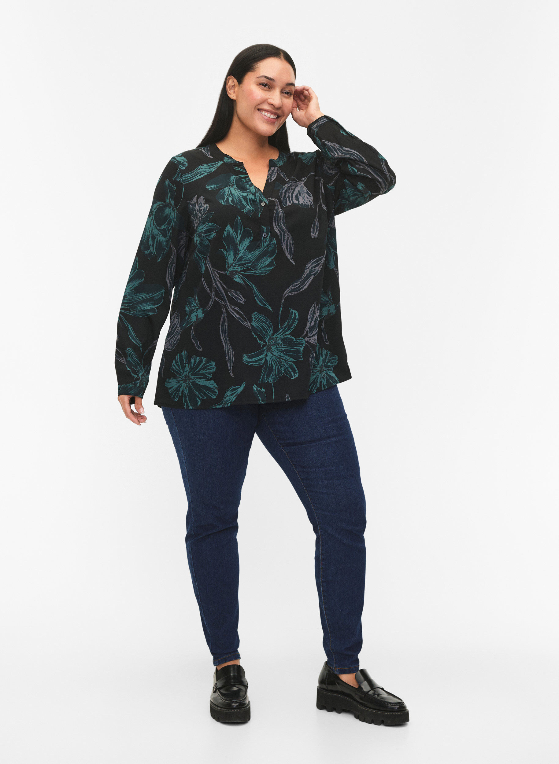 Zizzifashion FLASH - Long sleeve blouse with print, Black Scarab Flower, Model image number 2
