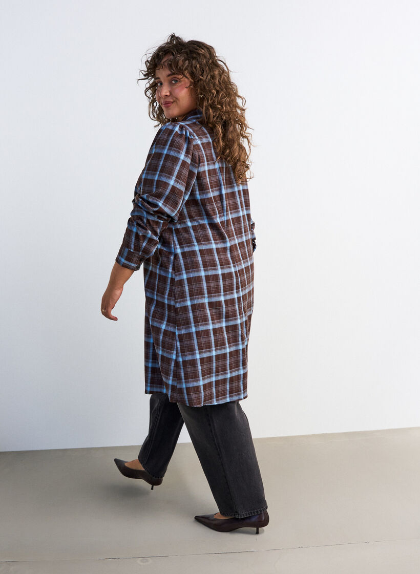 Knee-length shirt dress with a checked pattern, Brown, Model image number 2