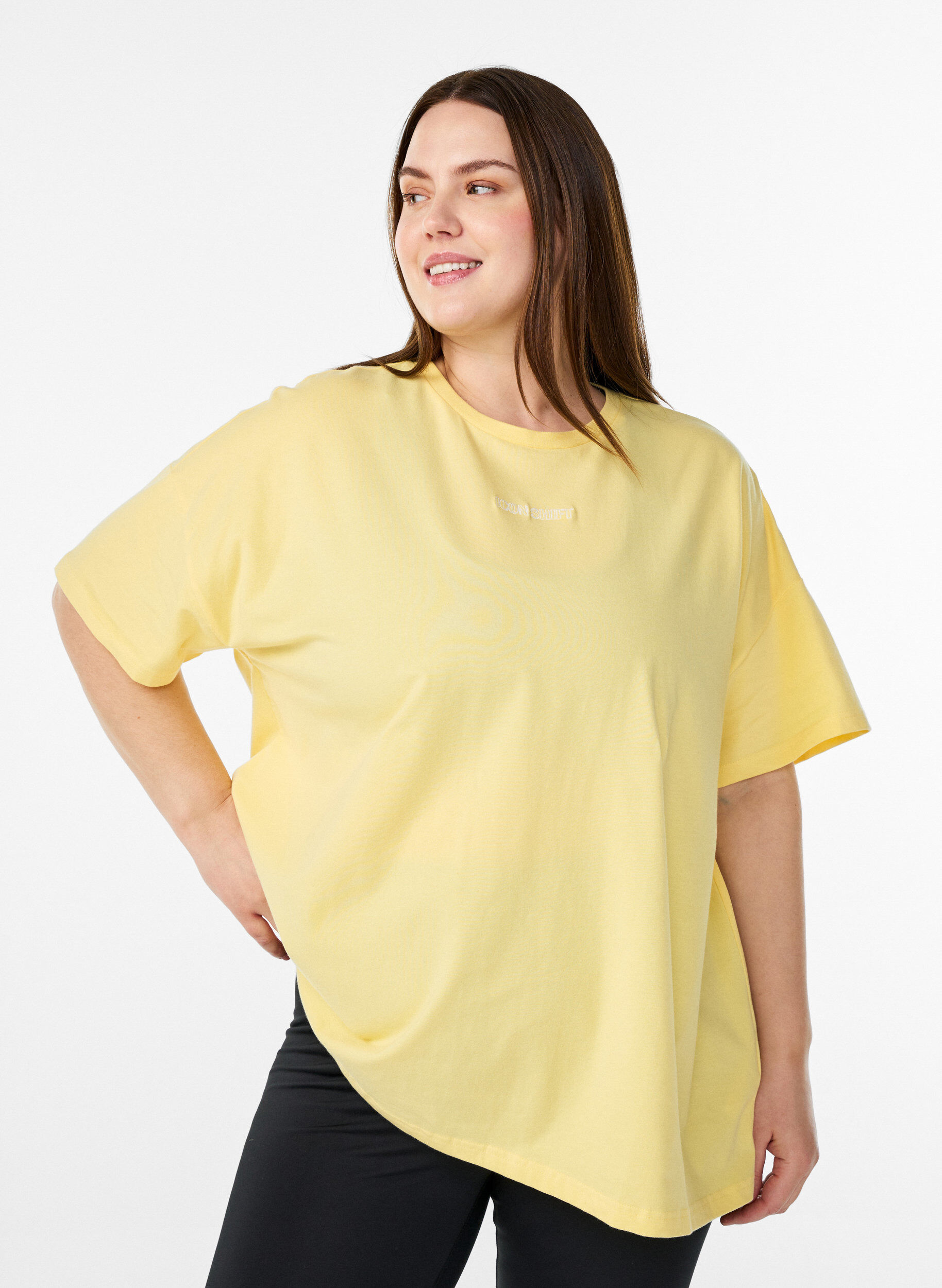 Organic cotton T-shirt with a small front motif, Yellow, Model