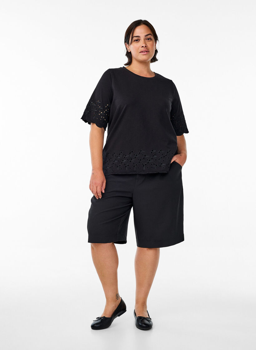 T-shirt with broderie anglaise and scalloped edges, Black, Model image number 1