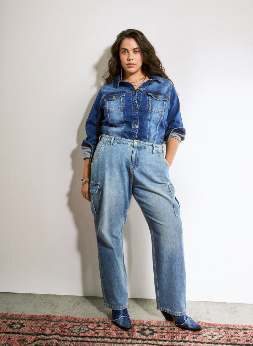 Loose-fitting jeans with cargo pockets, Light blue, Image