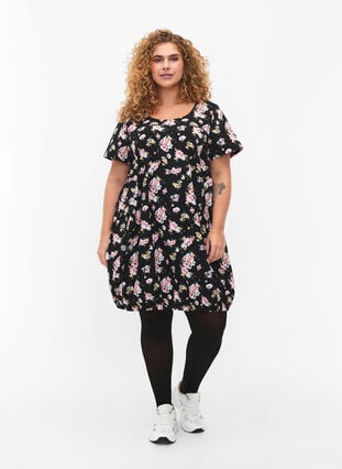 Short-sleeved, printed cotton dress, Black W. Rose F. , Model image number 2