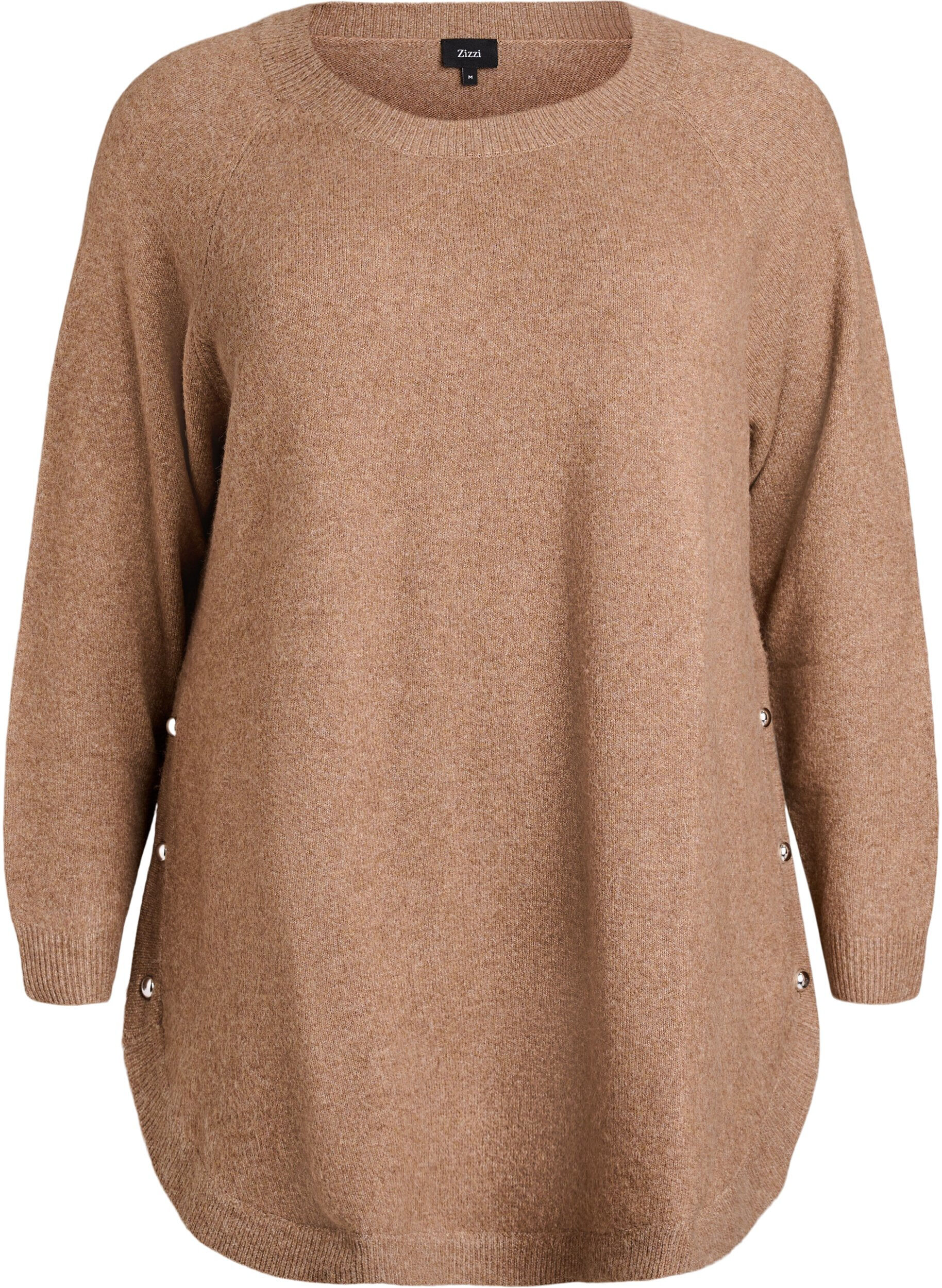 Long knitted blouse with ball buttons