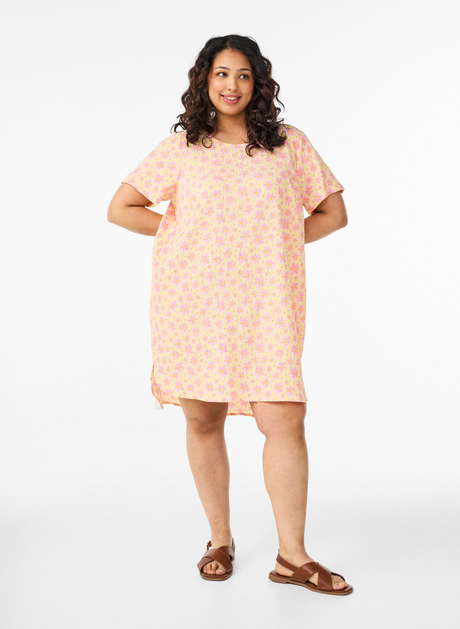 ZizzifashionShort dress with a crinkled texture and short sleeves, Yellow, Model image number 1