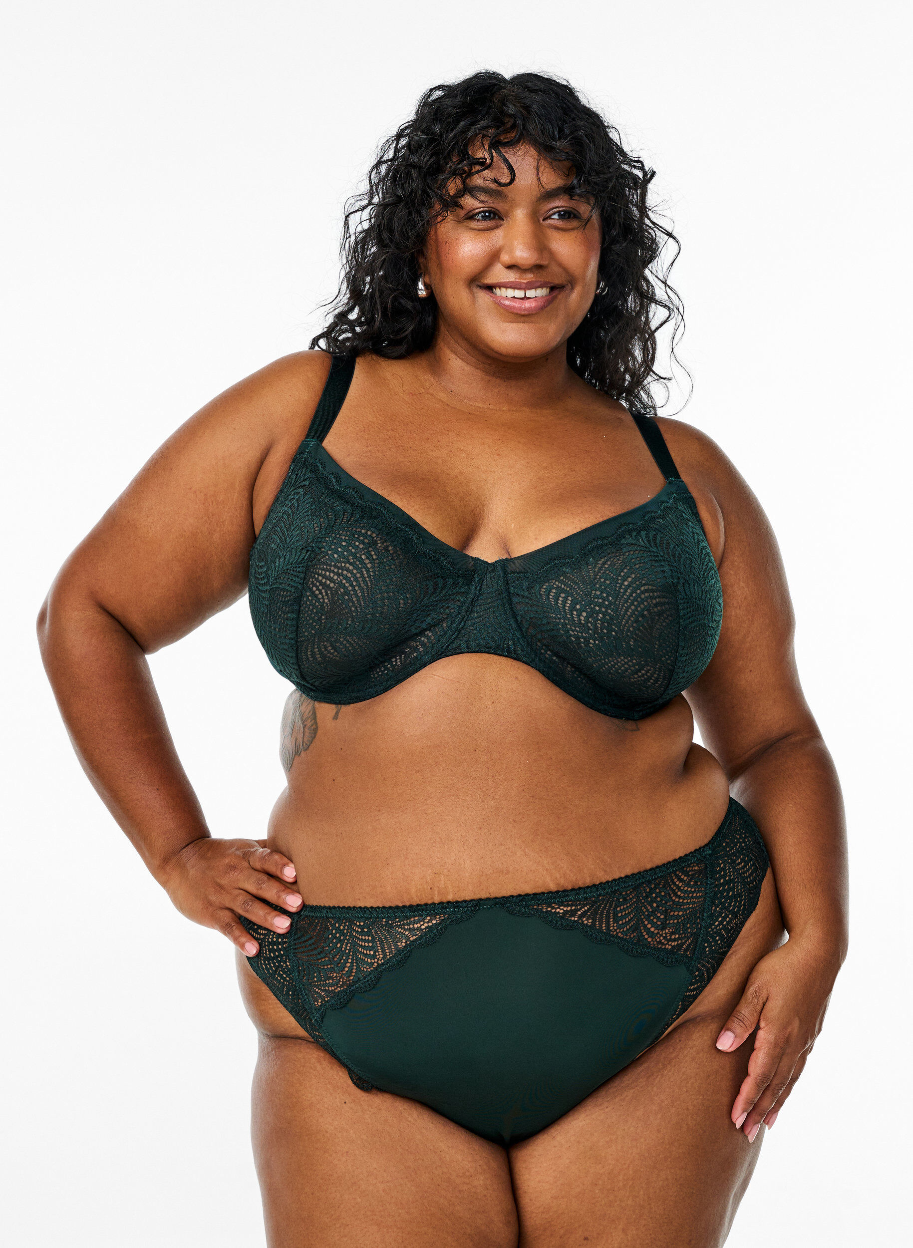 Zizzifashion Full cover bra with underwire and lace, Green, Model image number 1