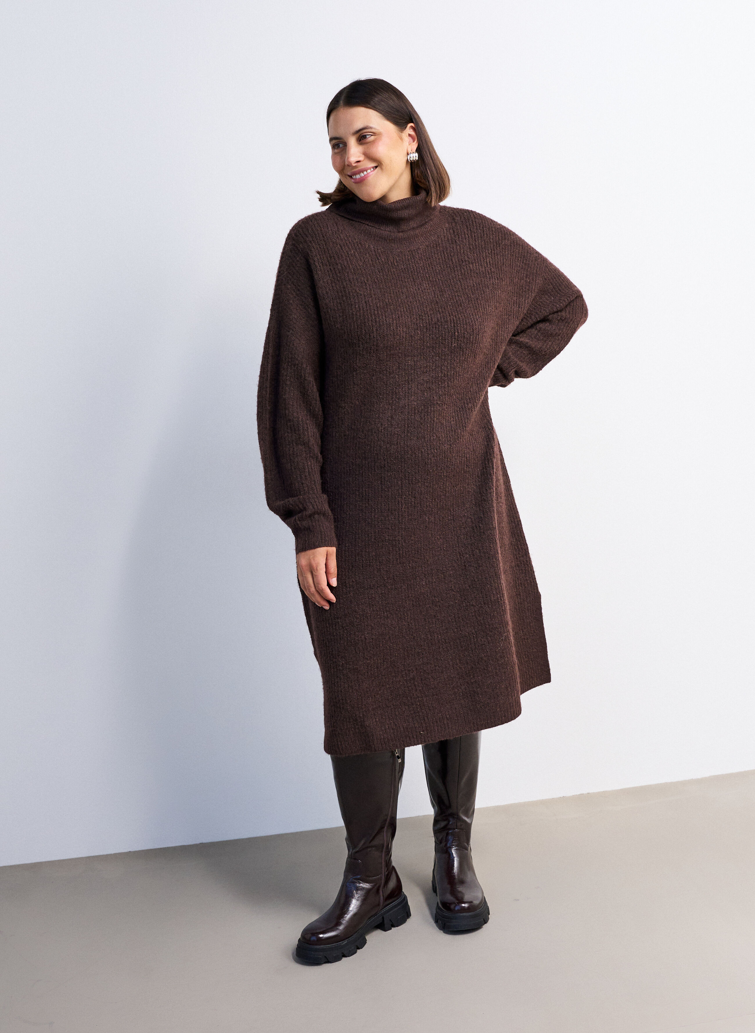 Warm and sophisticated look, , Model