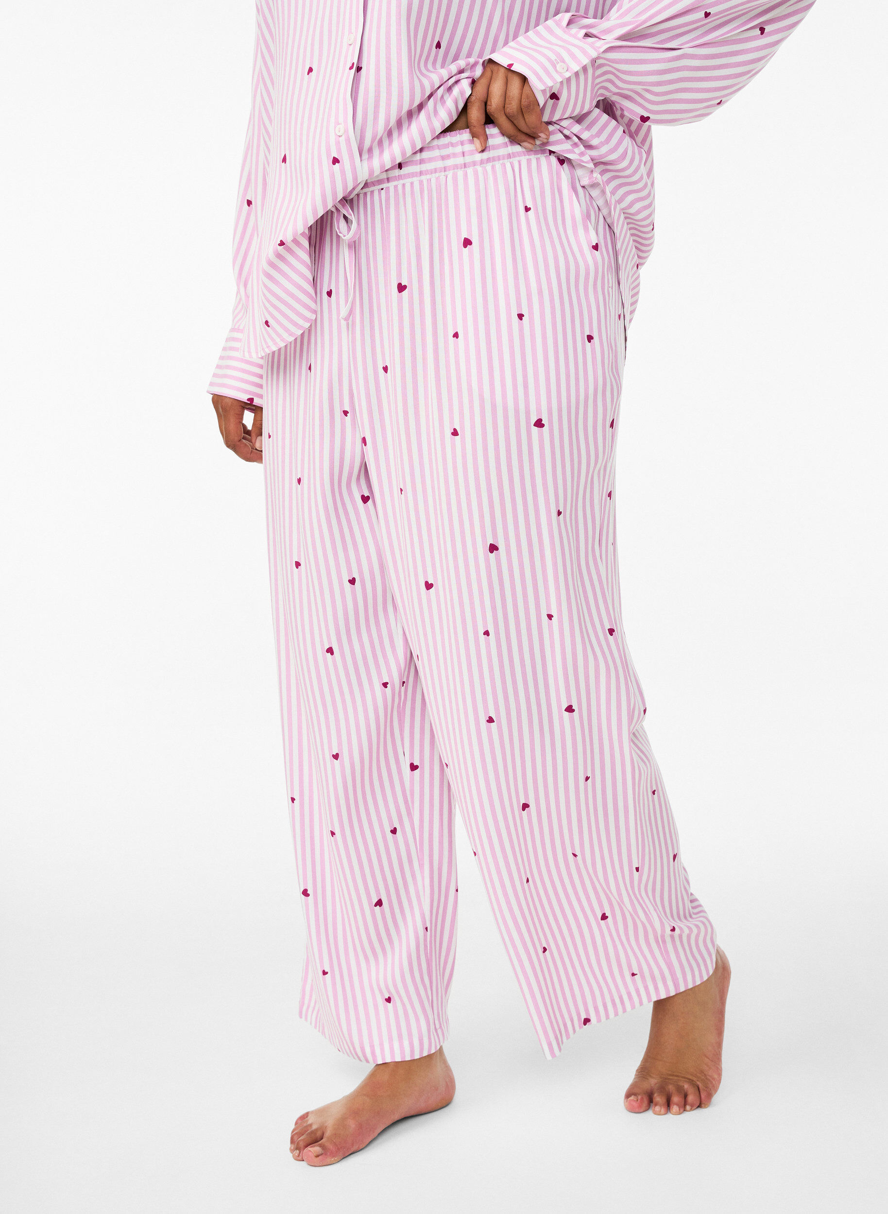 ZizzifashionLoose night trousers with stripes and hearts, Rose, Model image number 2