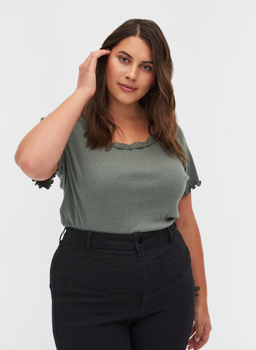Short-sleeved, ribbed t-shirt with lace trim, Balsam Green, Model image number 0