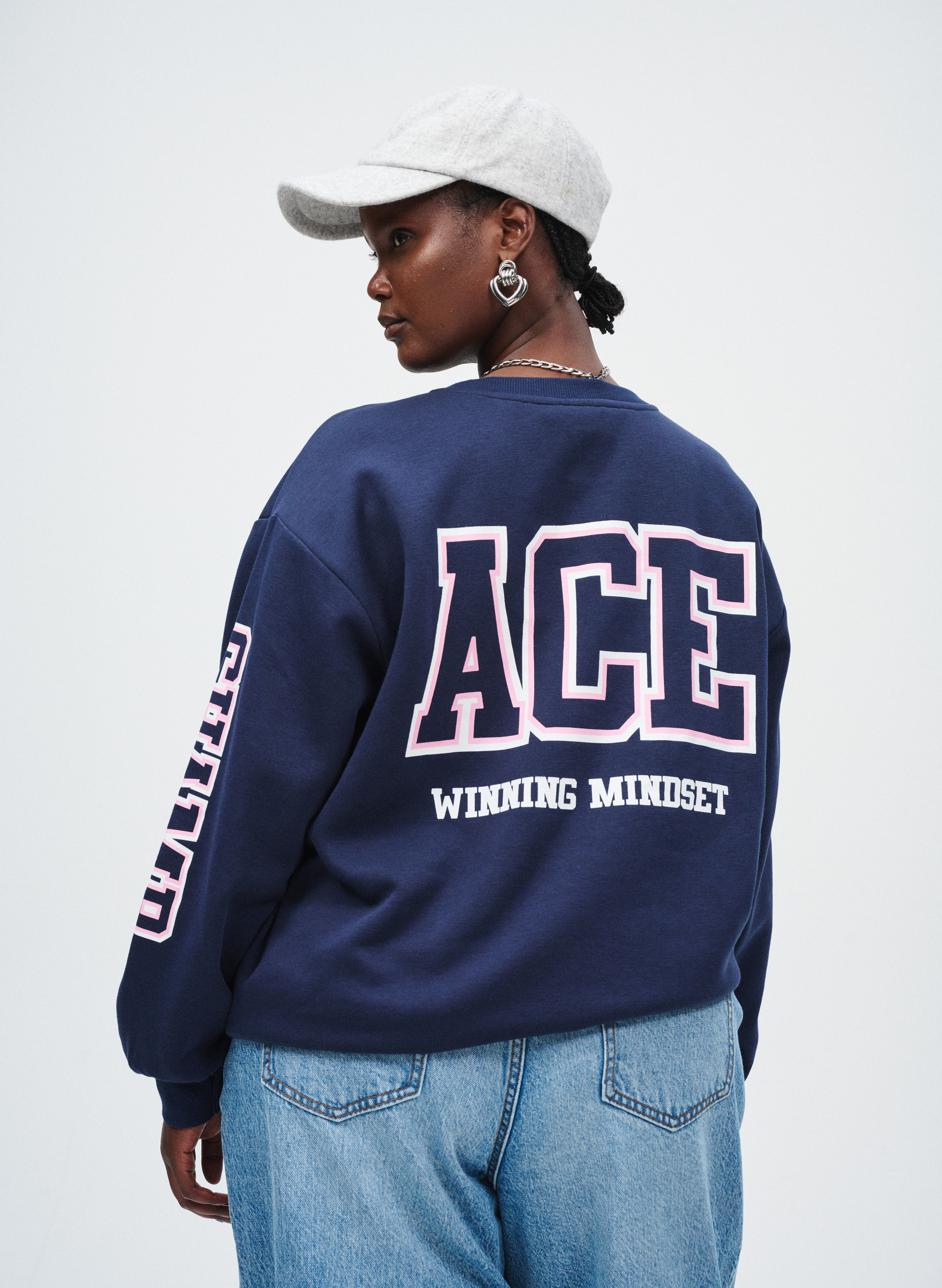 Zizzifashion Sweatshirt, , Model