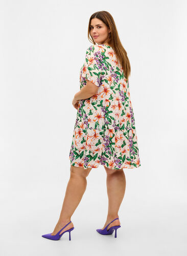Short-sleeved viscose dress with A-line cut, Tropic AOP, Model image number 1