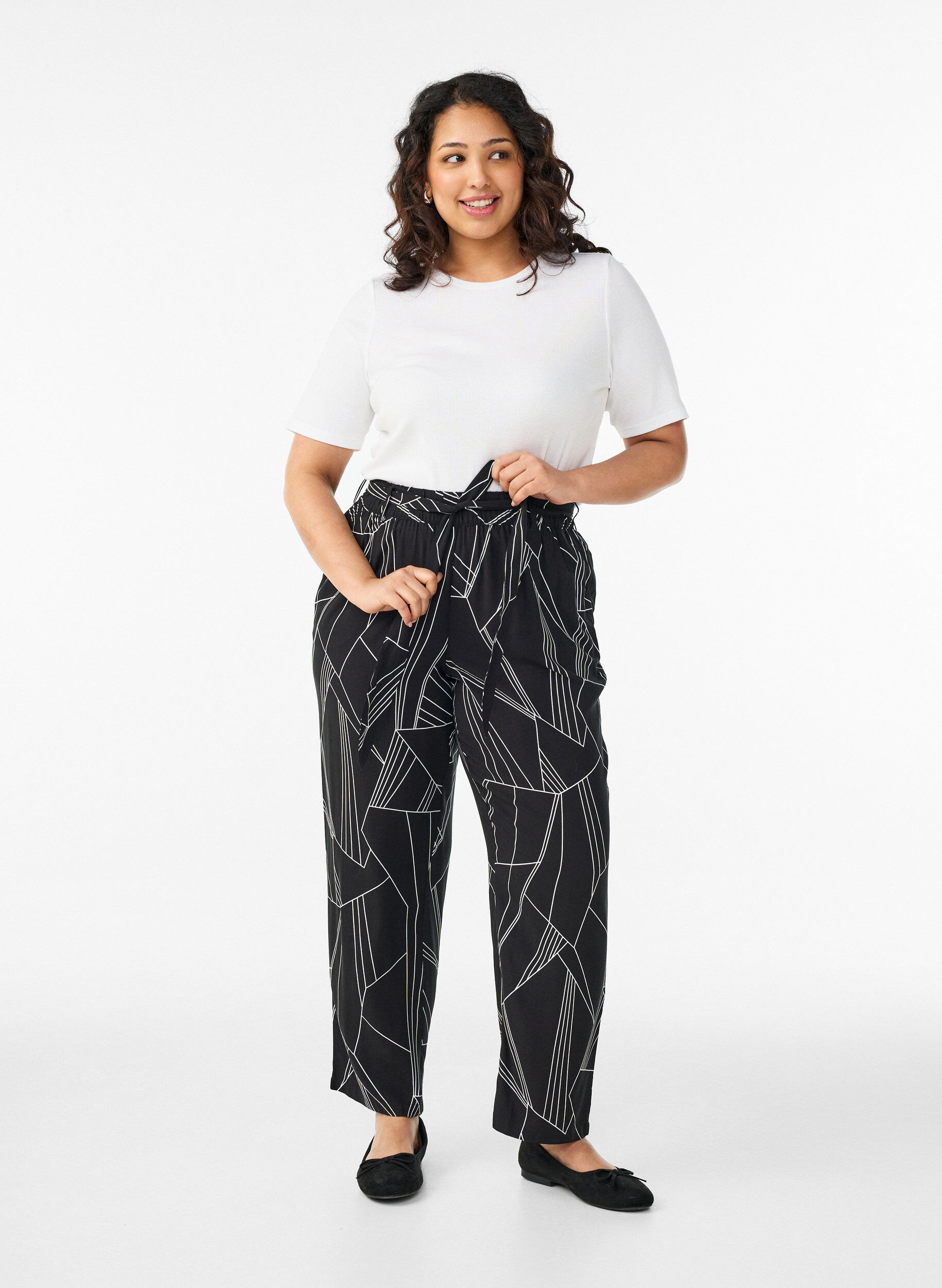 High-waisted viscose trousers, Black, Model