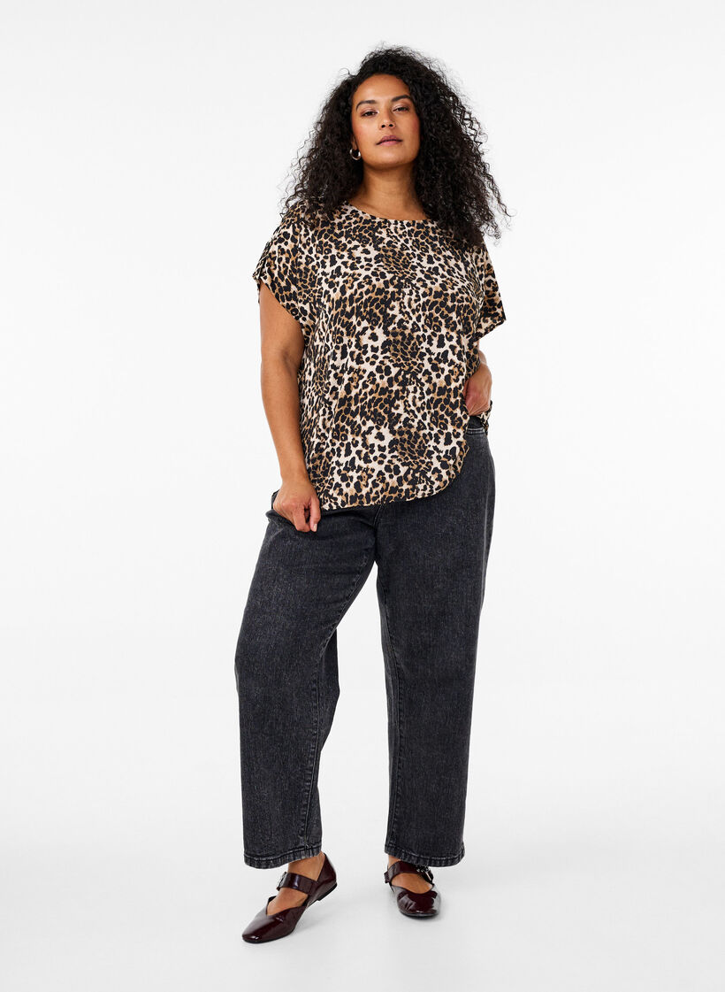 Short-sleeved blouse with leopard print, Leopard AOP, Model image number 2
