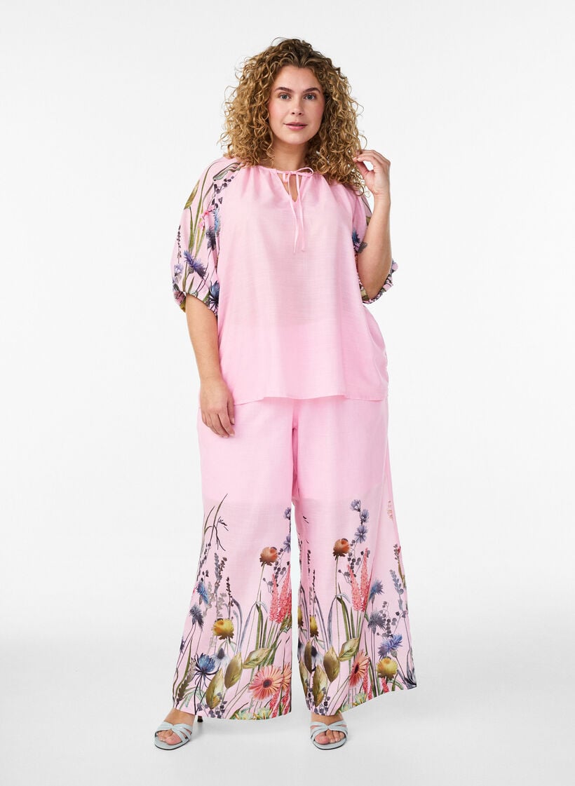Trousers with floral print and wide legs, Pink, Model image number 0