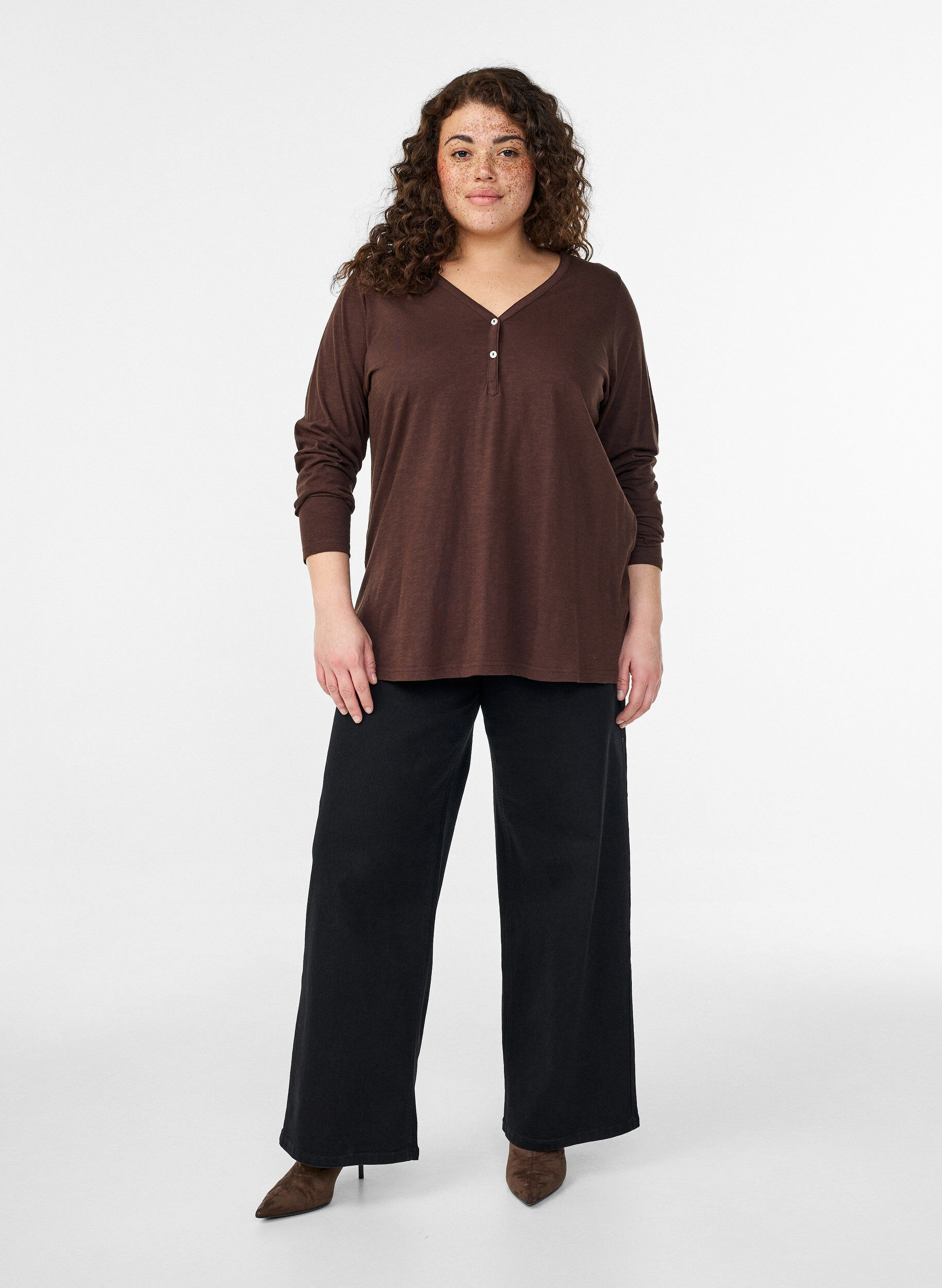 ZizzifashionLong-sleeved t-shirt with V-neck and buttons, Brown, Model image number 1
