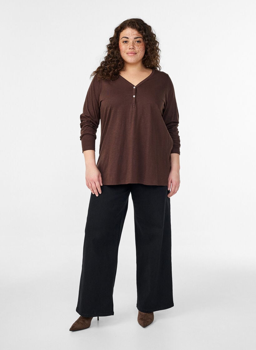 Long-sleeved t-shirt with V-neck and buttons, Brown, Model image number 1