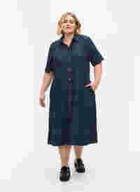 Denim shirt dress with short sleeves, Dark blue denim, Model