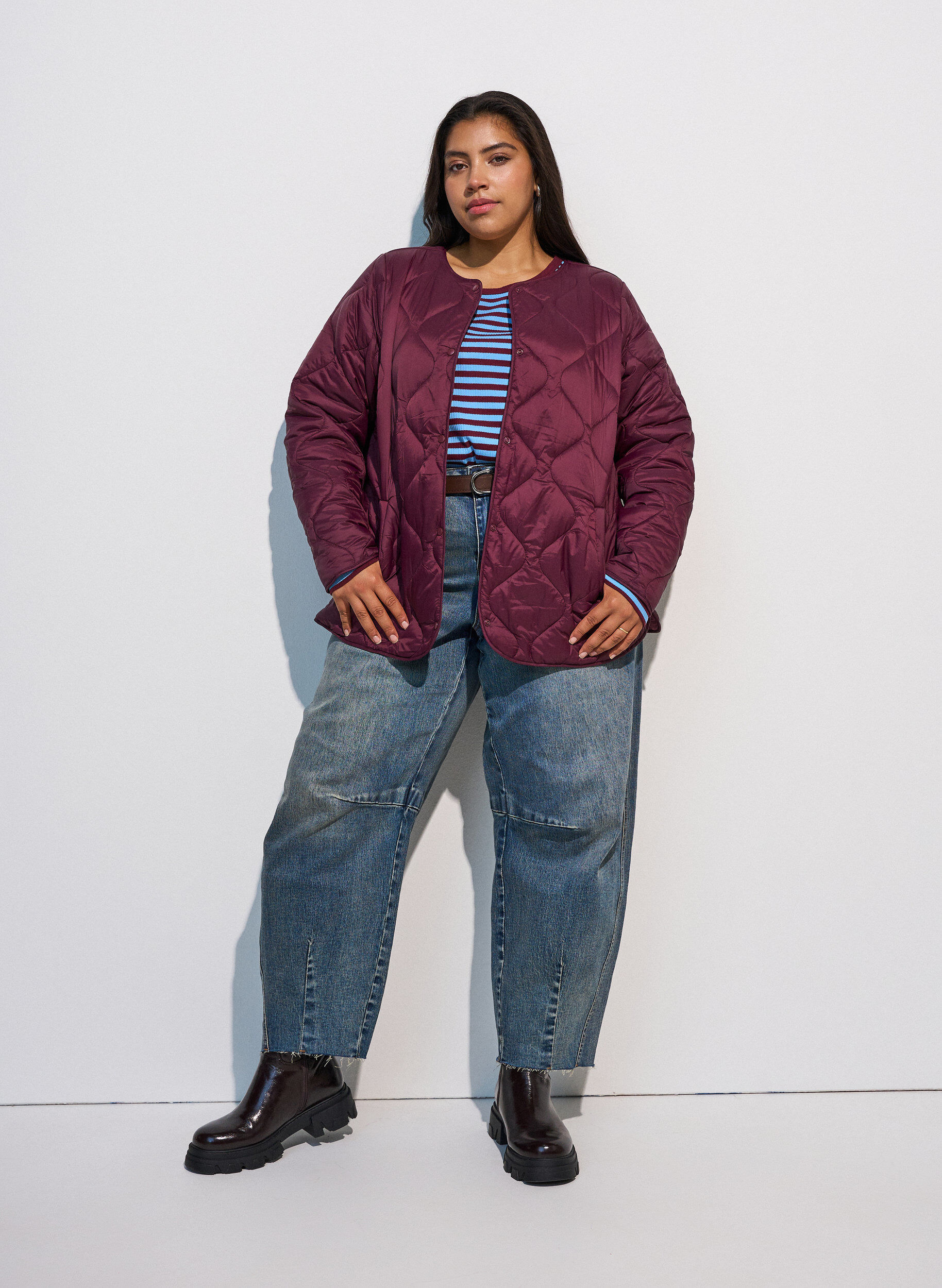 ZizzifashionQuilted jacket with press studs and round neck, Dark Bordeaux, Model image number 1