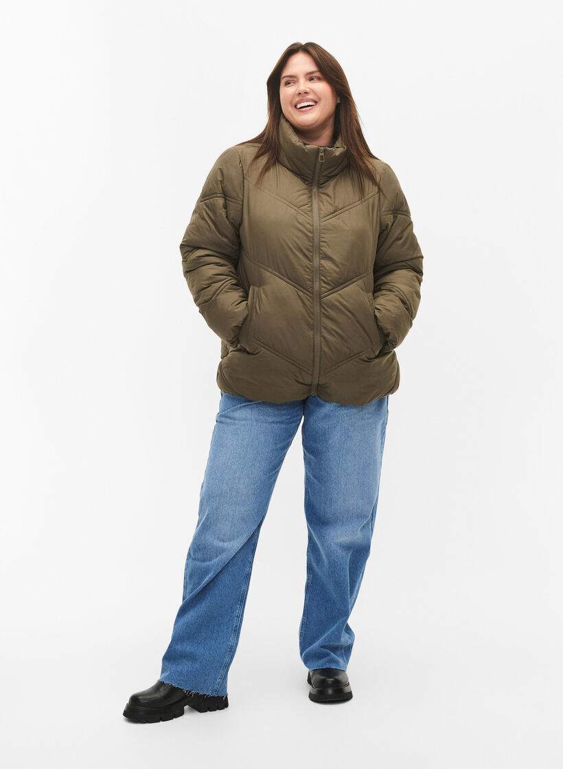 Short puffer Winter jacket with pockets, Bungee Cord , Model image number 2
