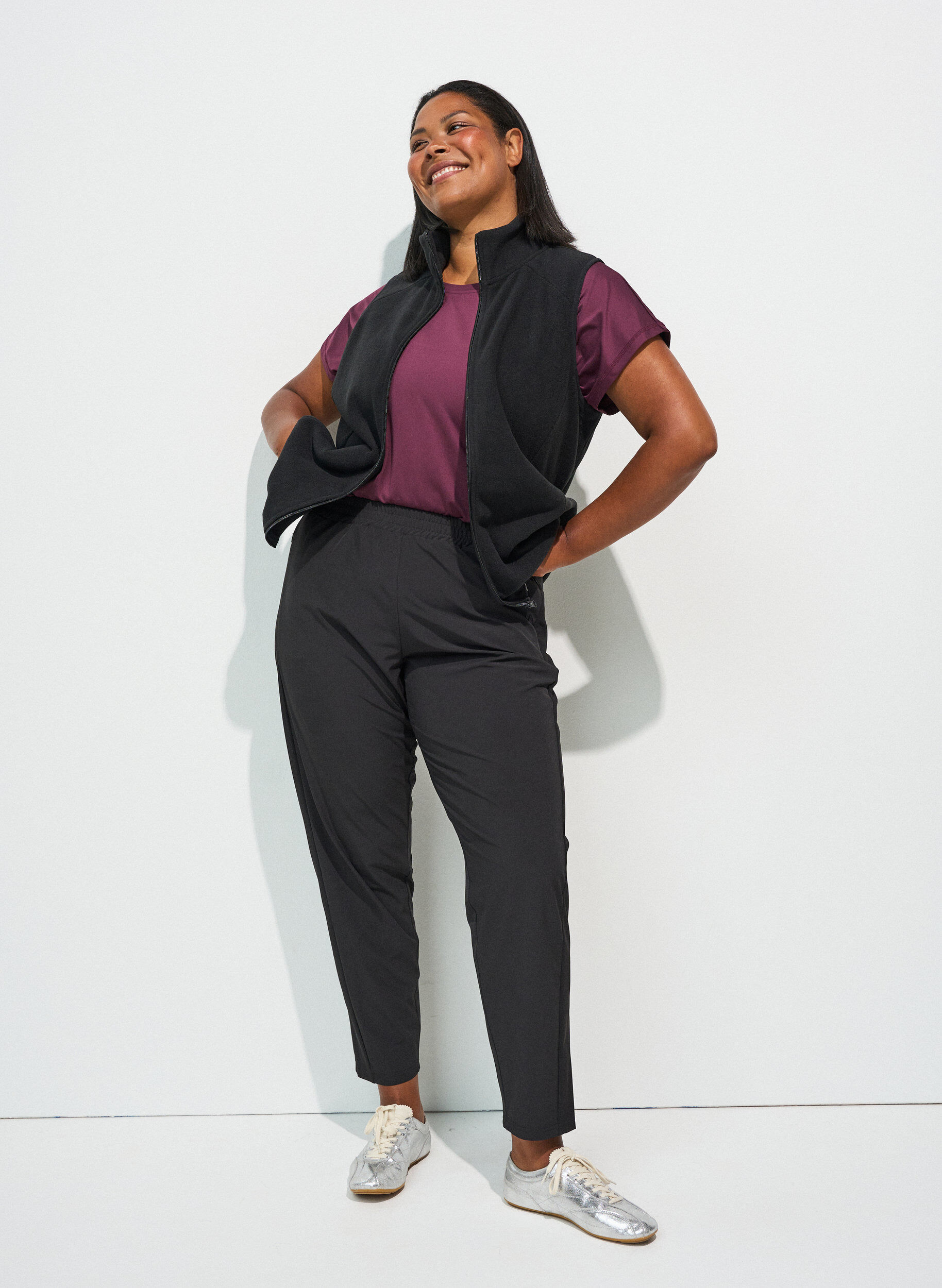 ZizzifashionLightweight training trousers with pockets, Black, Model image number 1