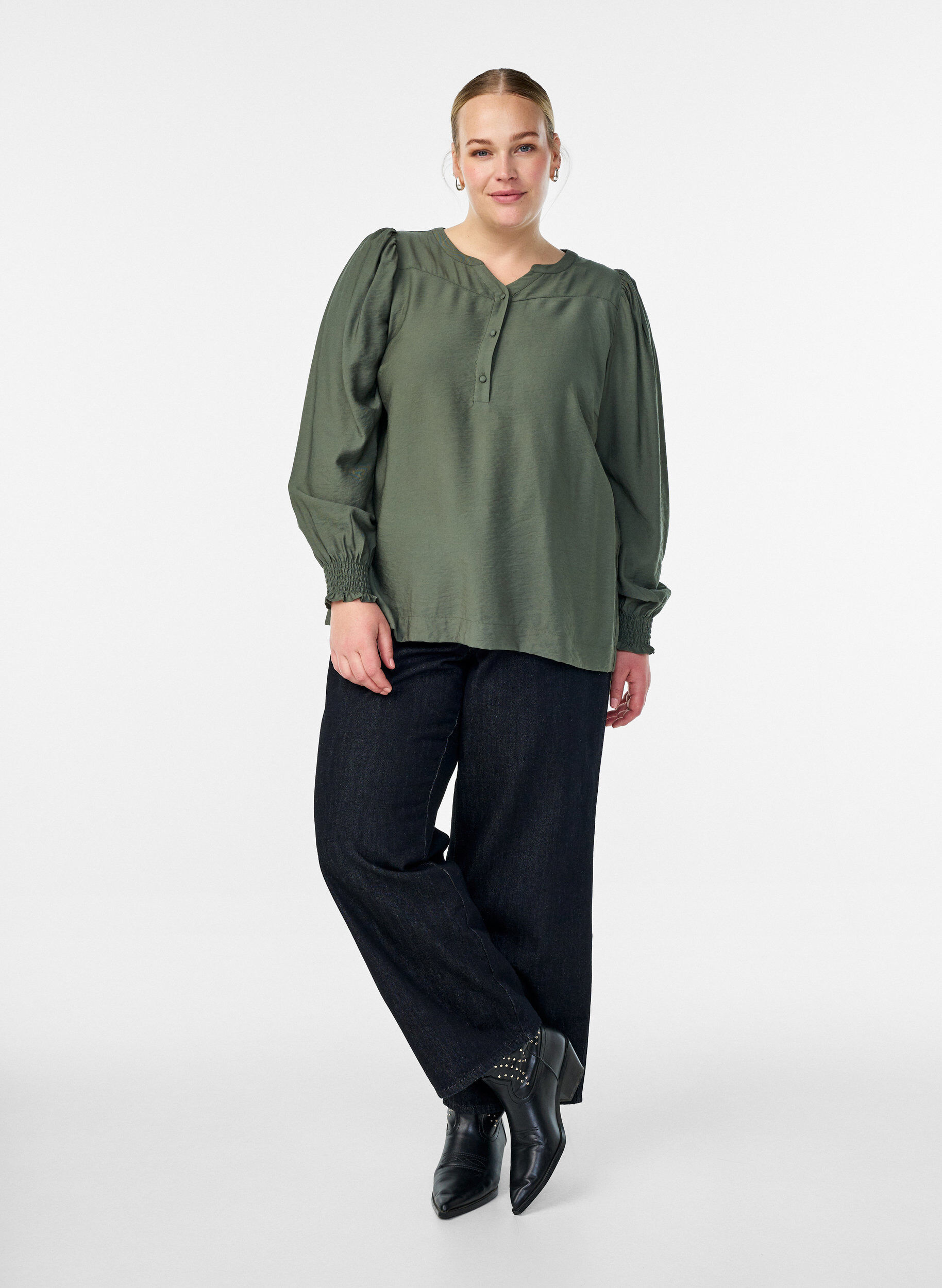 Zizzifashion Viscose blouse with smock and gathered details, Green, Model image number 1