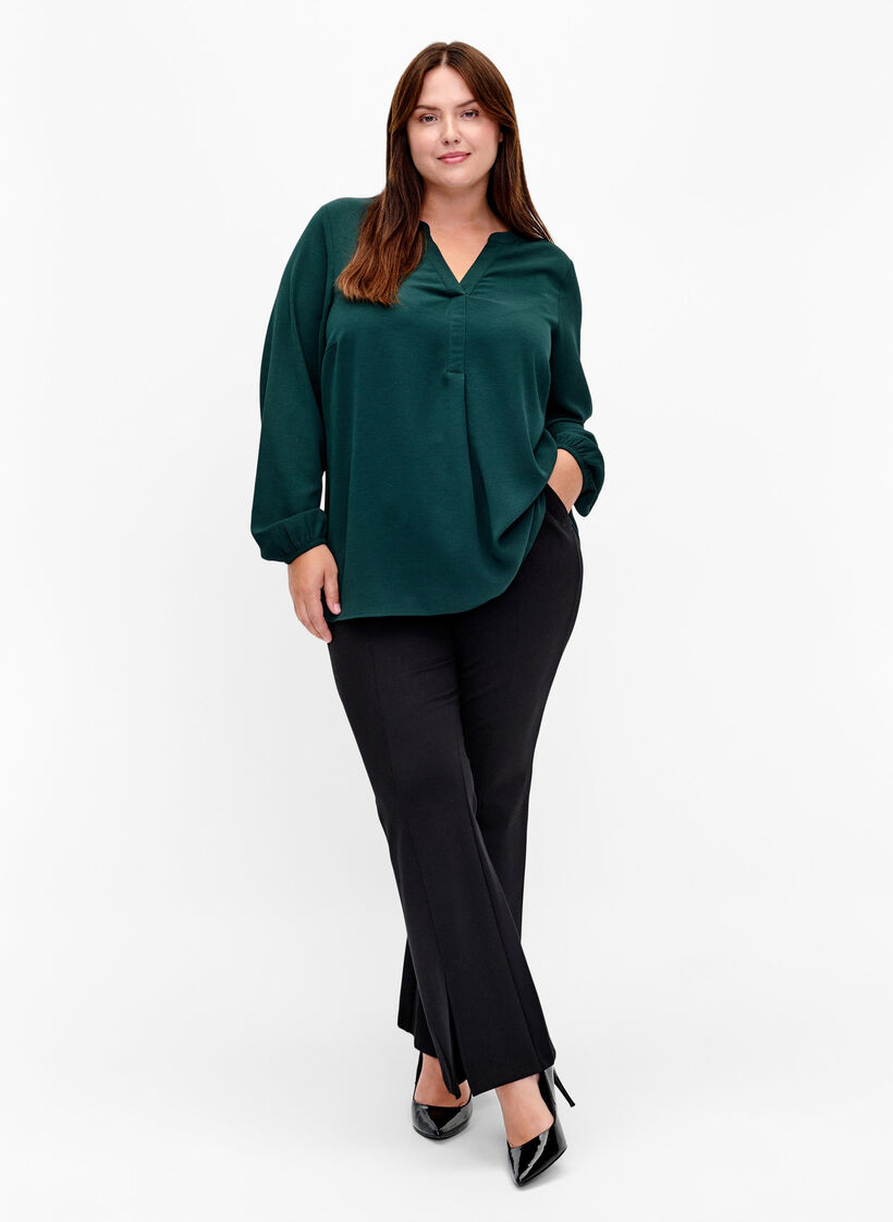 Plain colour top with v-neck, Scarab, Model image number 2