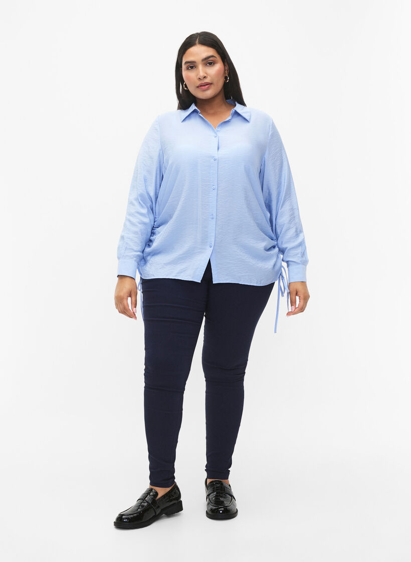 Viscose shirt with ruffle detail, Serenity, Model image number 3