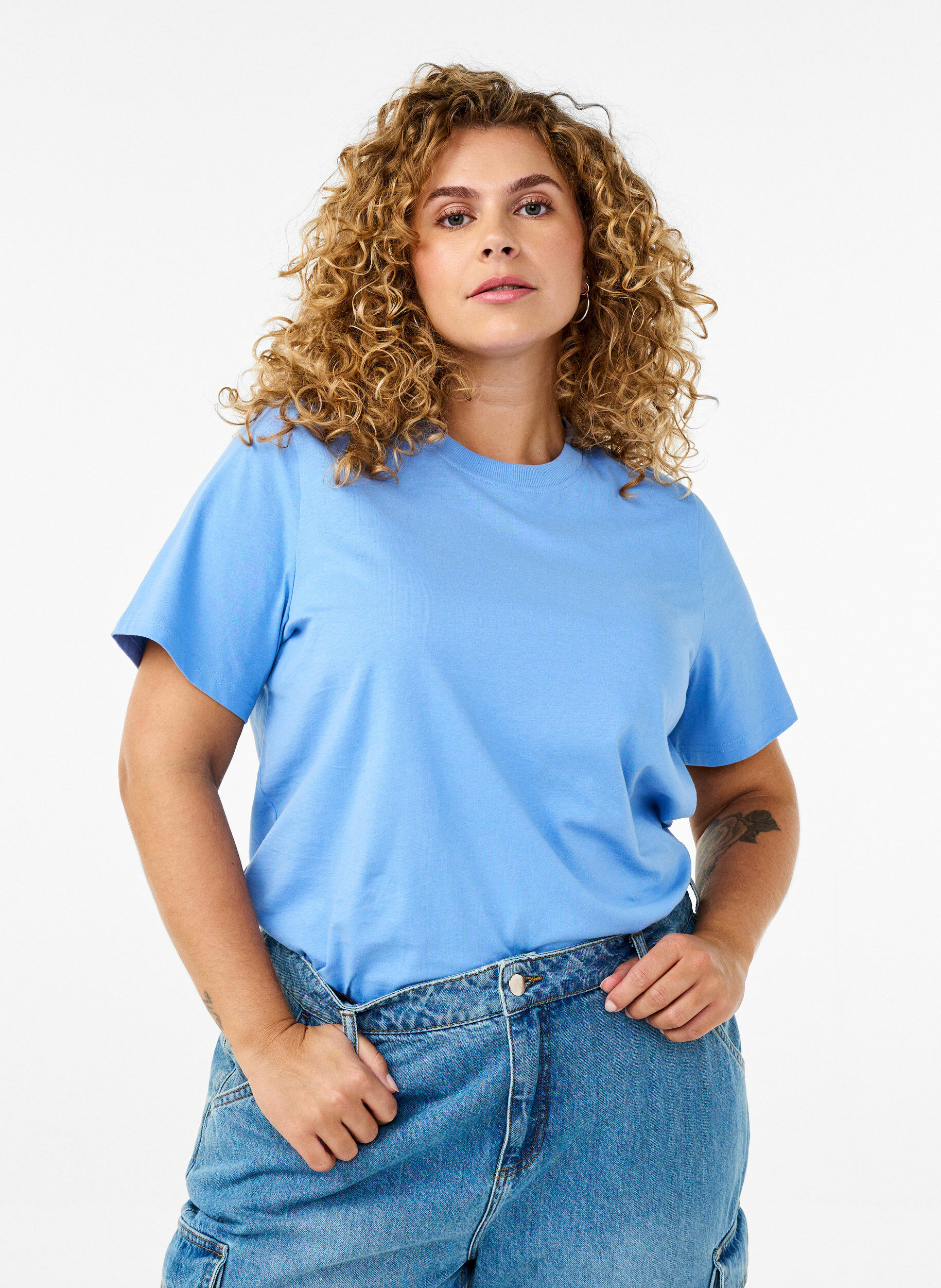 Basic cotton T-shirt with round neck, Light Blue, Model