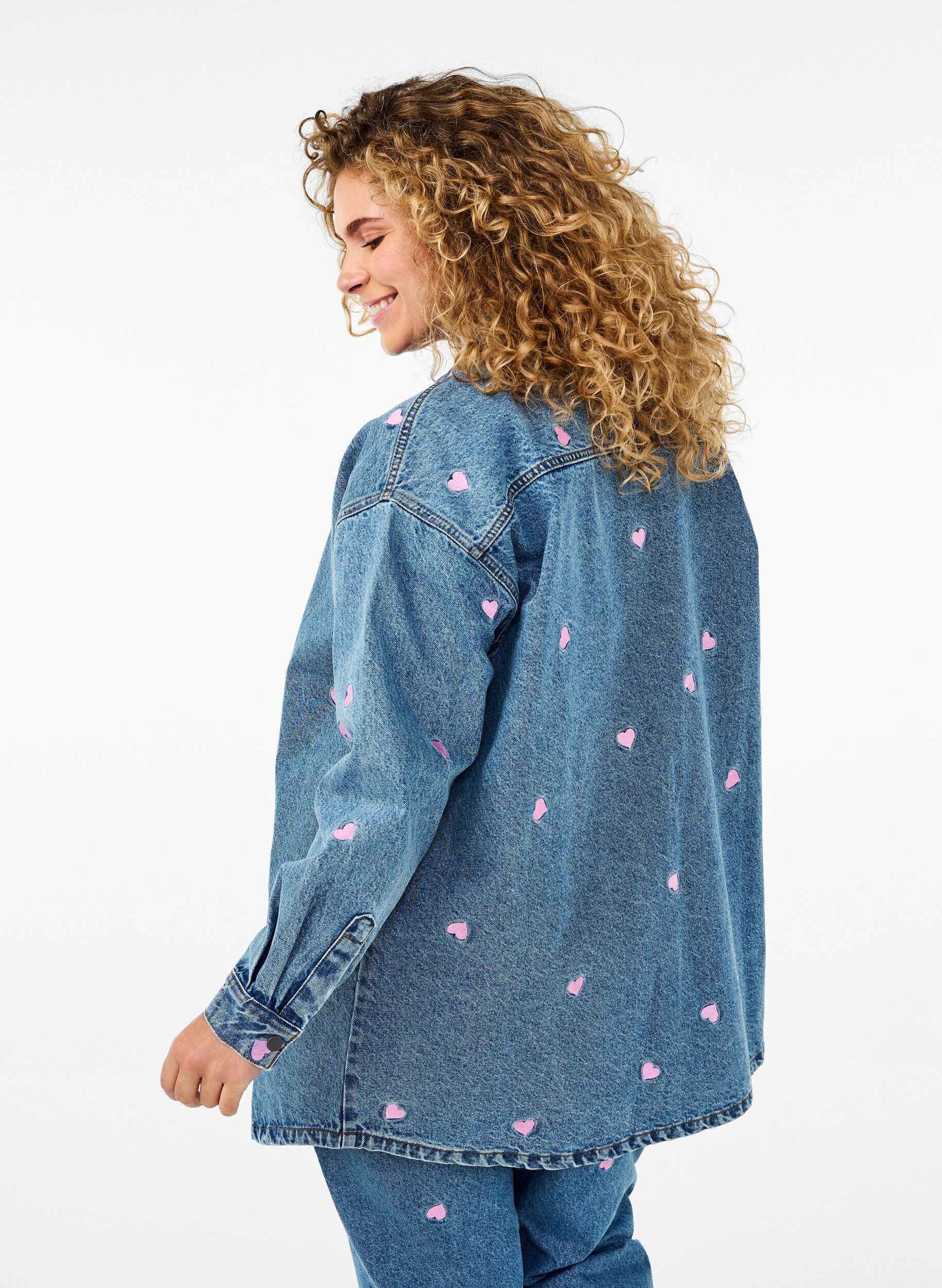 Zizzifashion Loose denim shirt with embroidered hearts, Light Blue Heart, Model image number 1