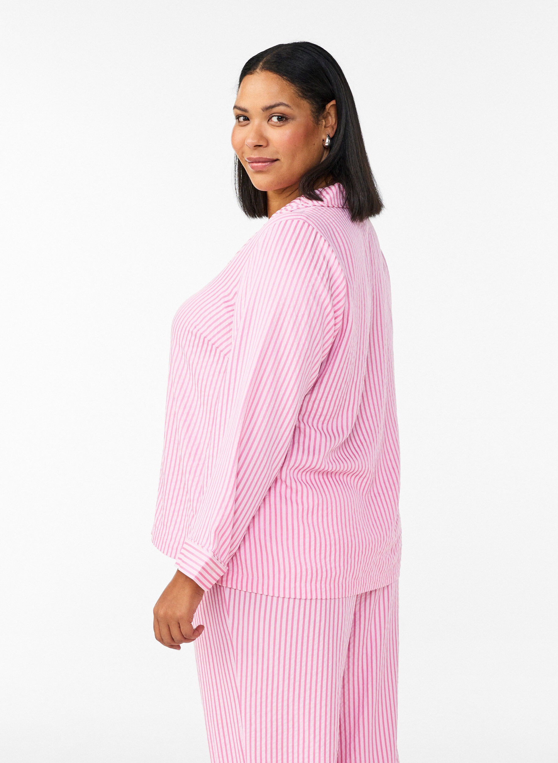 Zizzifashion Seersucker pyjama shirt with long sleeves, Pink, Model image number 2