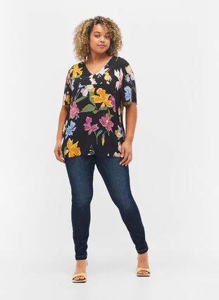 Short-sleeved floral viscose blouse, Big Flower AOP, Model image number 2