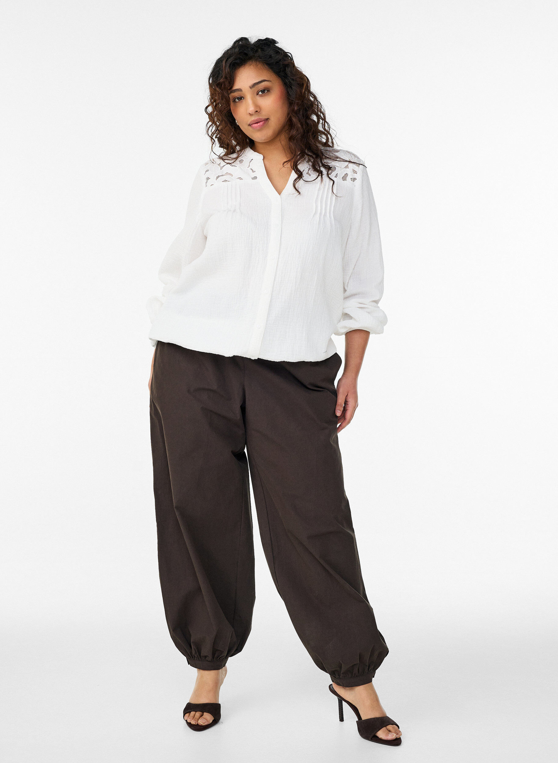 ZizzifashionCotton muslin blouse with embroidered details, White, Model image number 1