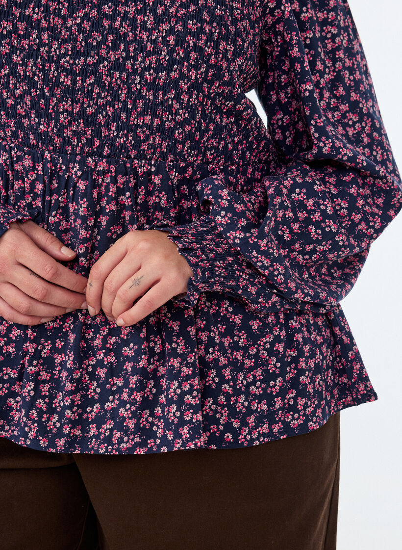 Blouse with smocked top and floral print, Blue, Model image number 3
