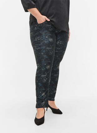Patterned Emily jeans with rivets, Black AOP, Model image number 2