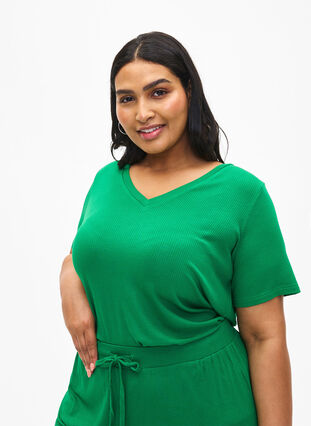 Ribbed viscose T-shirt with v-neck, Jolly Green, Model image number 0