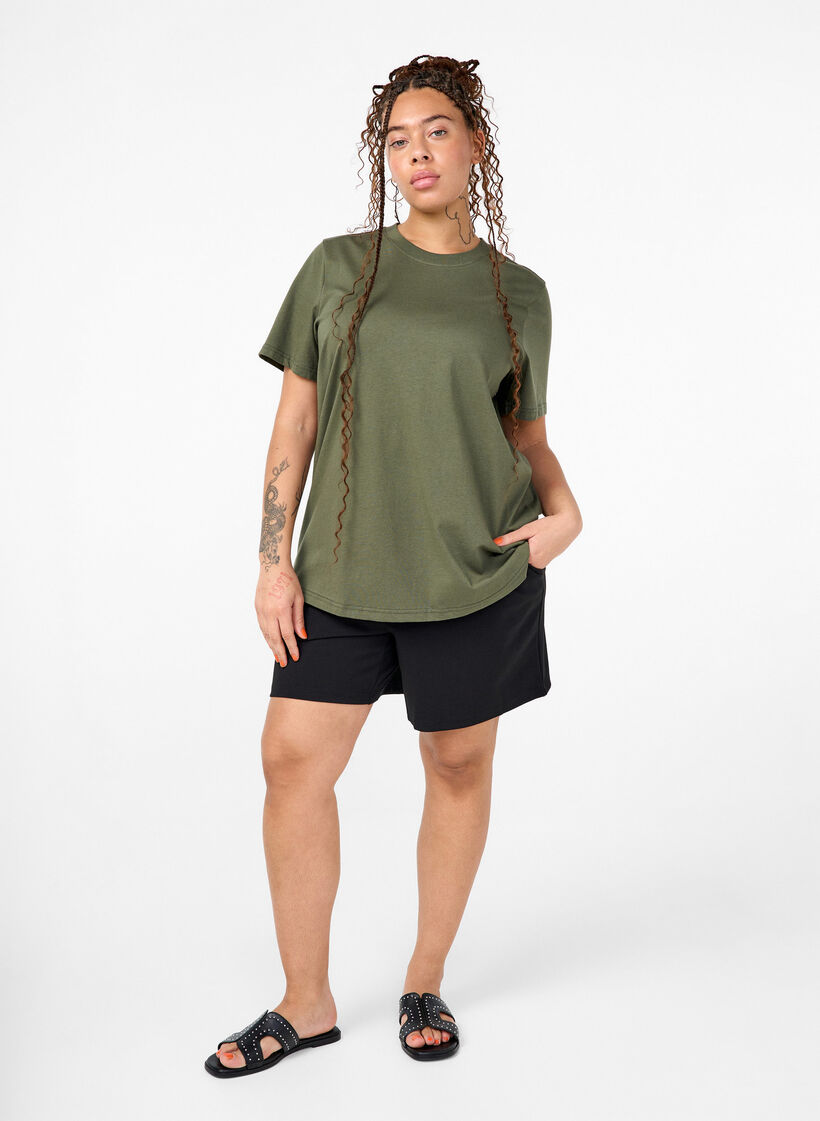 Basic cotton T-shirt with round neck, Green, Model image number 1
