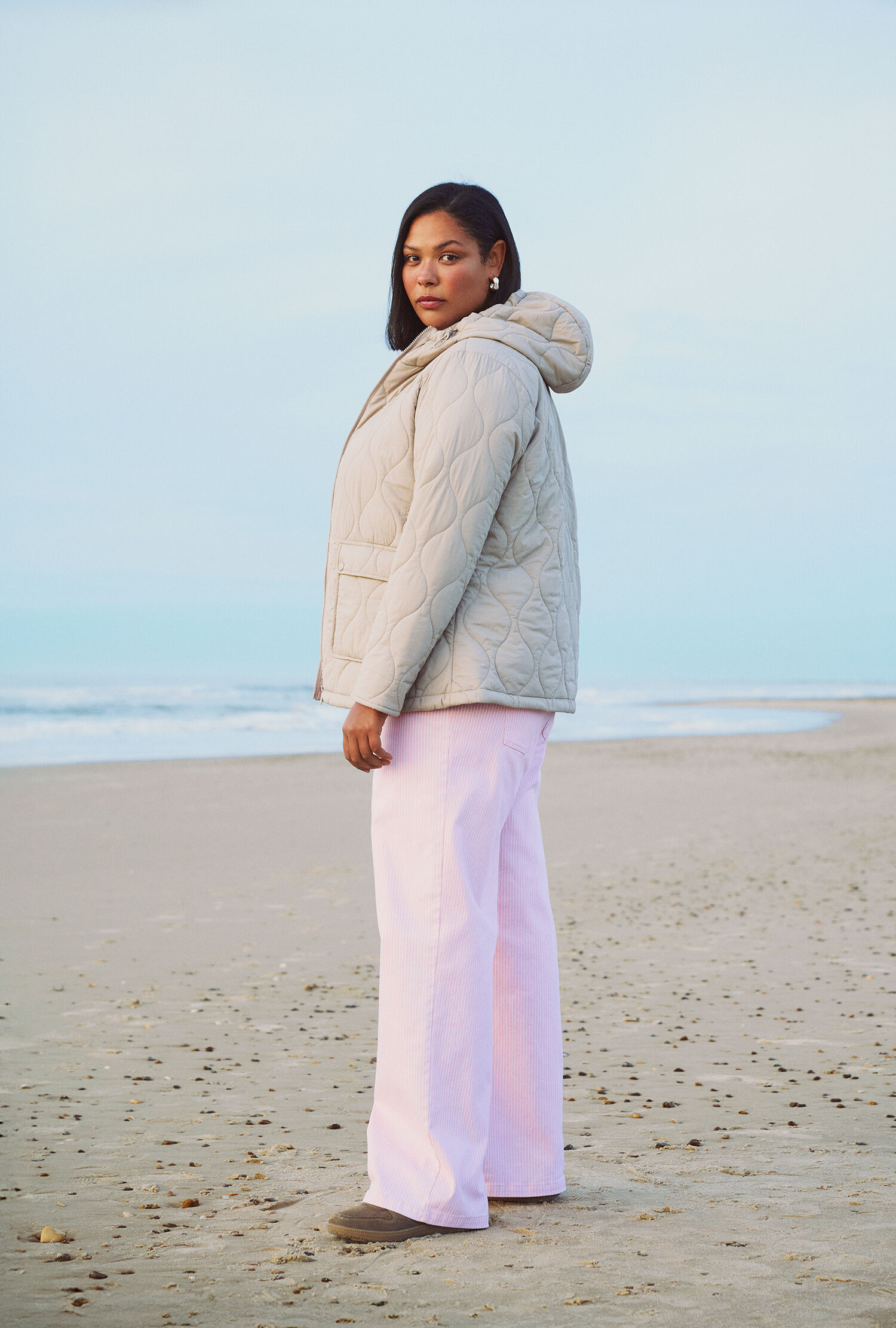 Zizzifashion Quilted jacket with pink tones, , Model