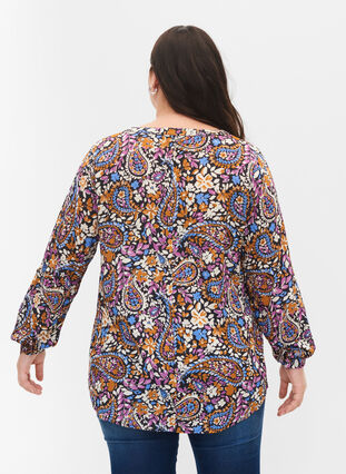 100% viscose blouse with paisley print, Black G. Sky Paisley, Model image number 1