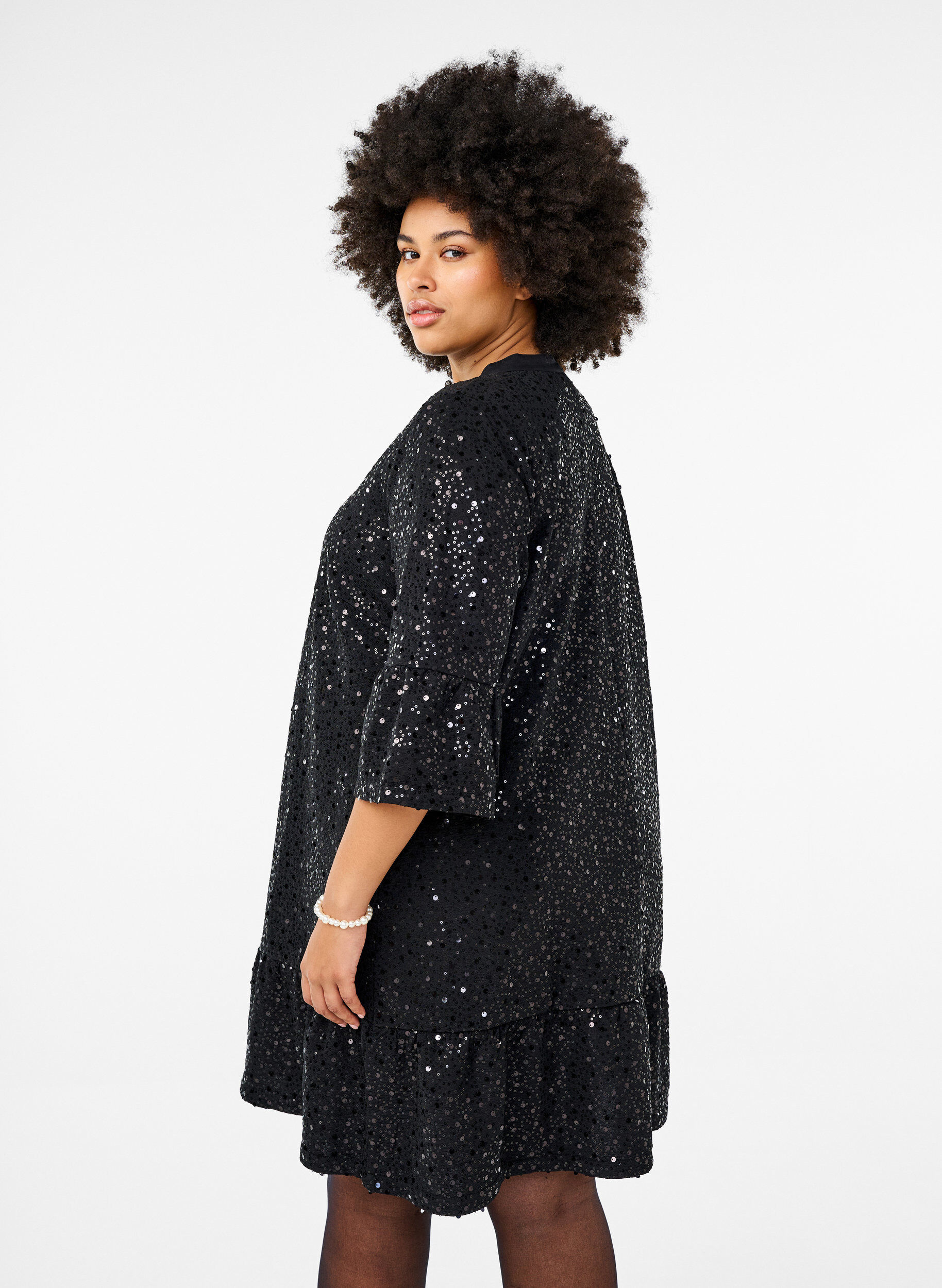 Zizzifashion Sequin dress with a V-neck and 3/4 sleeves, Black w. Bl. Sequins, Model image number 1