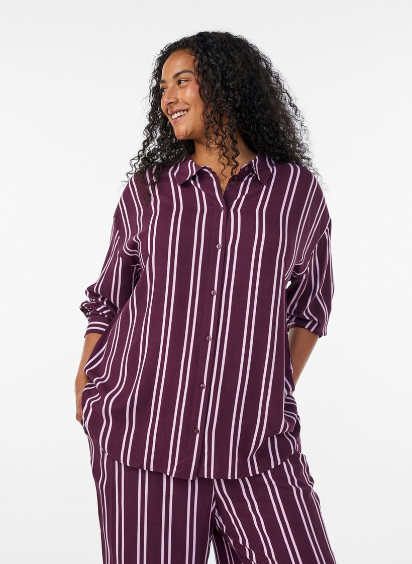 Striped nightshirt, Dark Bordeaux, Model image number 0