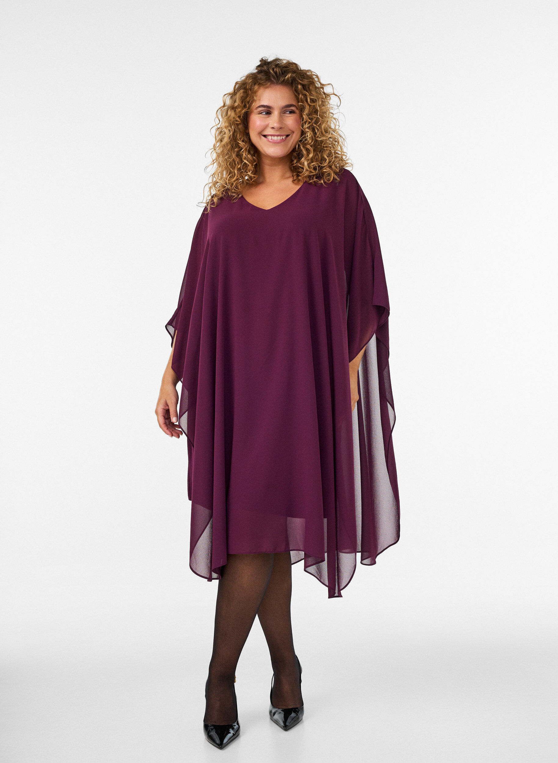 Short chiffon dress with V-neck, Purple, Model