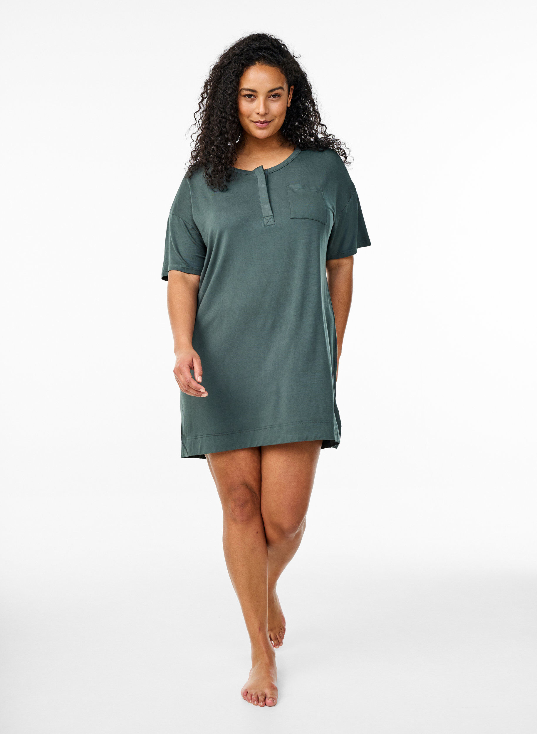 Zizzifashion Short-sleeved nightgown in viscose, Urban Chic, Model image number 2