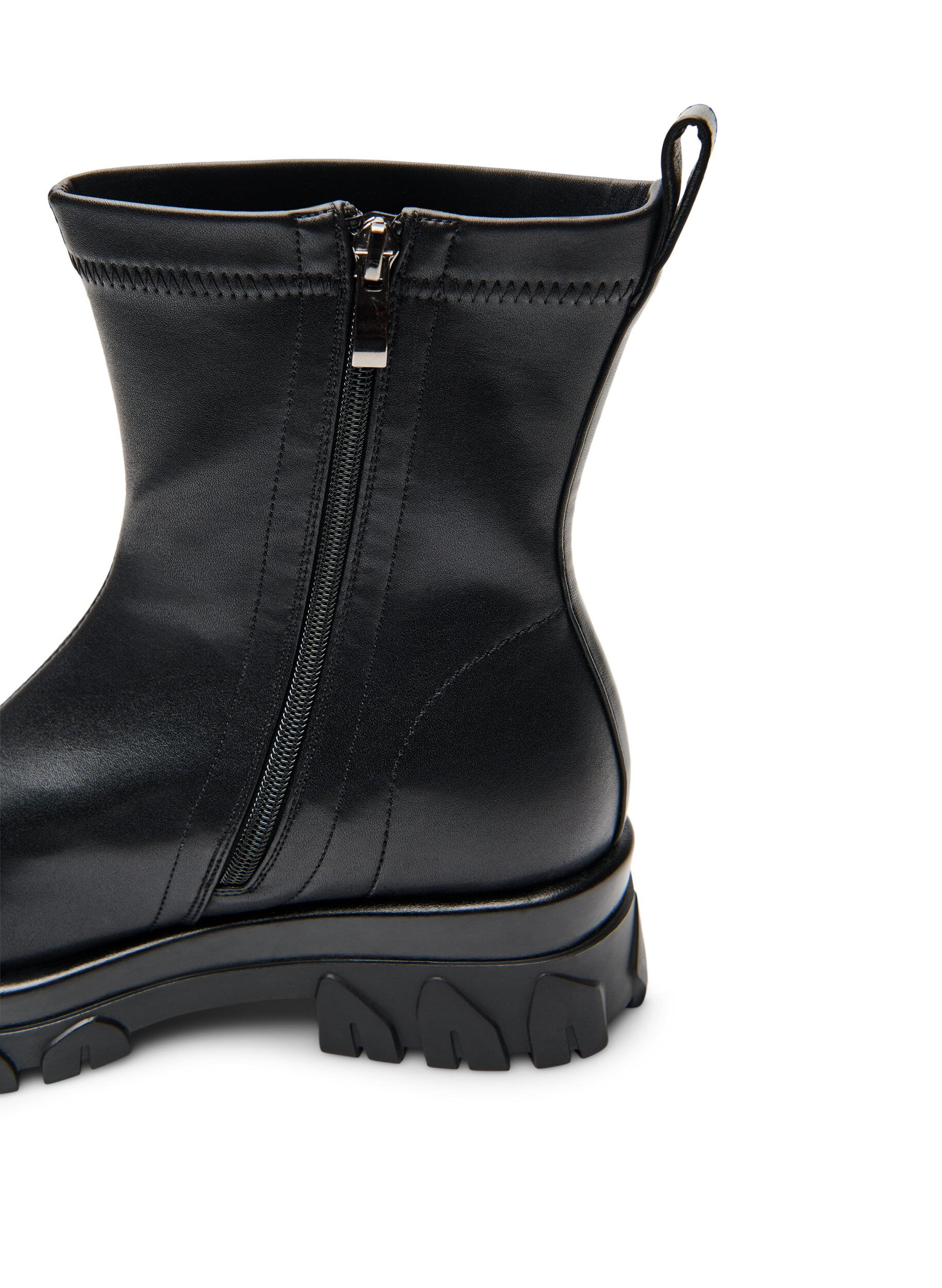 Zizzifashion Wide fit &ndash; Chunky ankle boot with patent detail, Black, Packshot image number 4