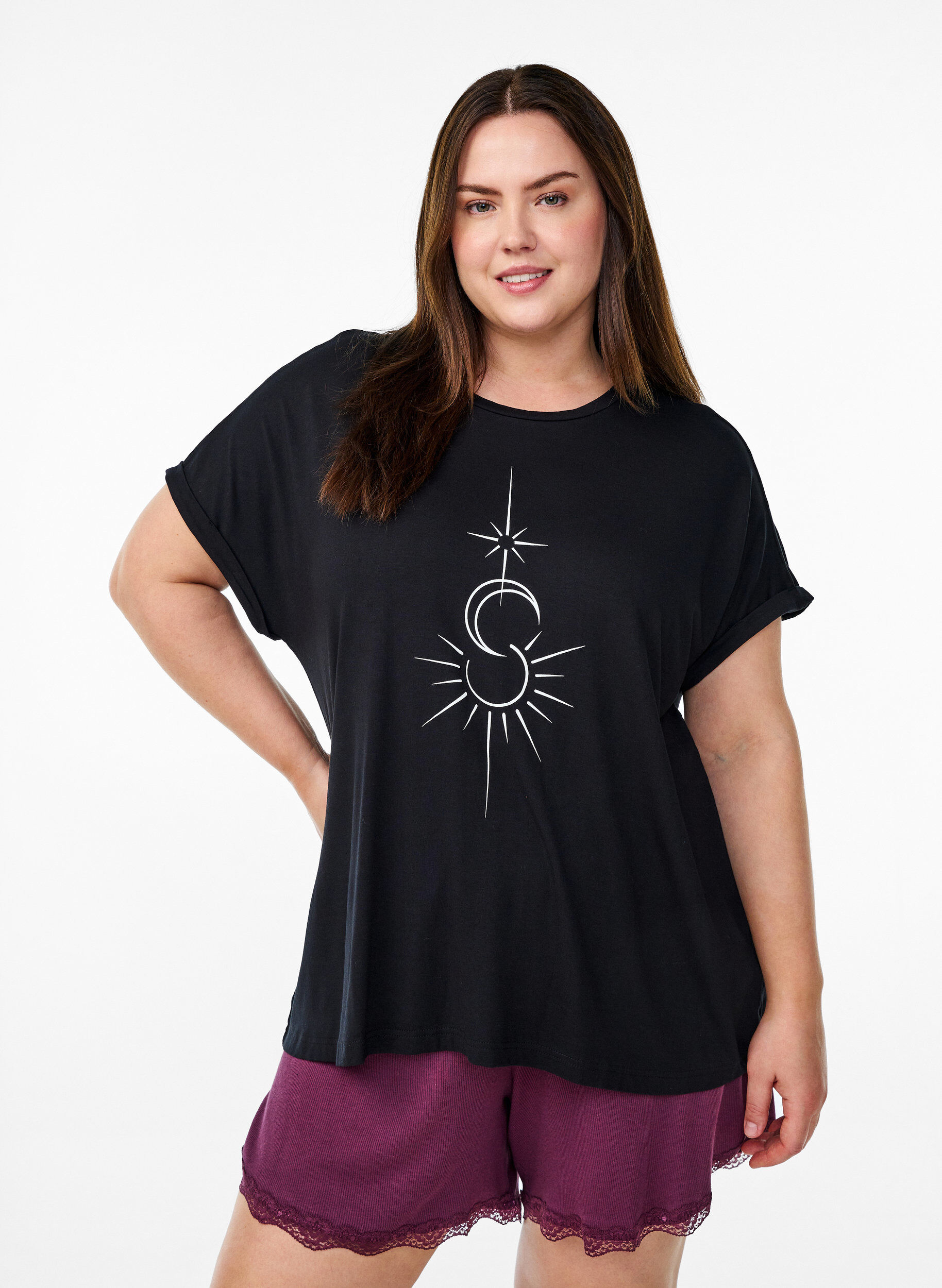 Loose viscose night tee, Black, Model