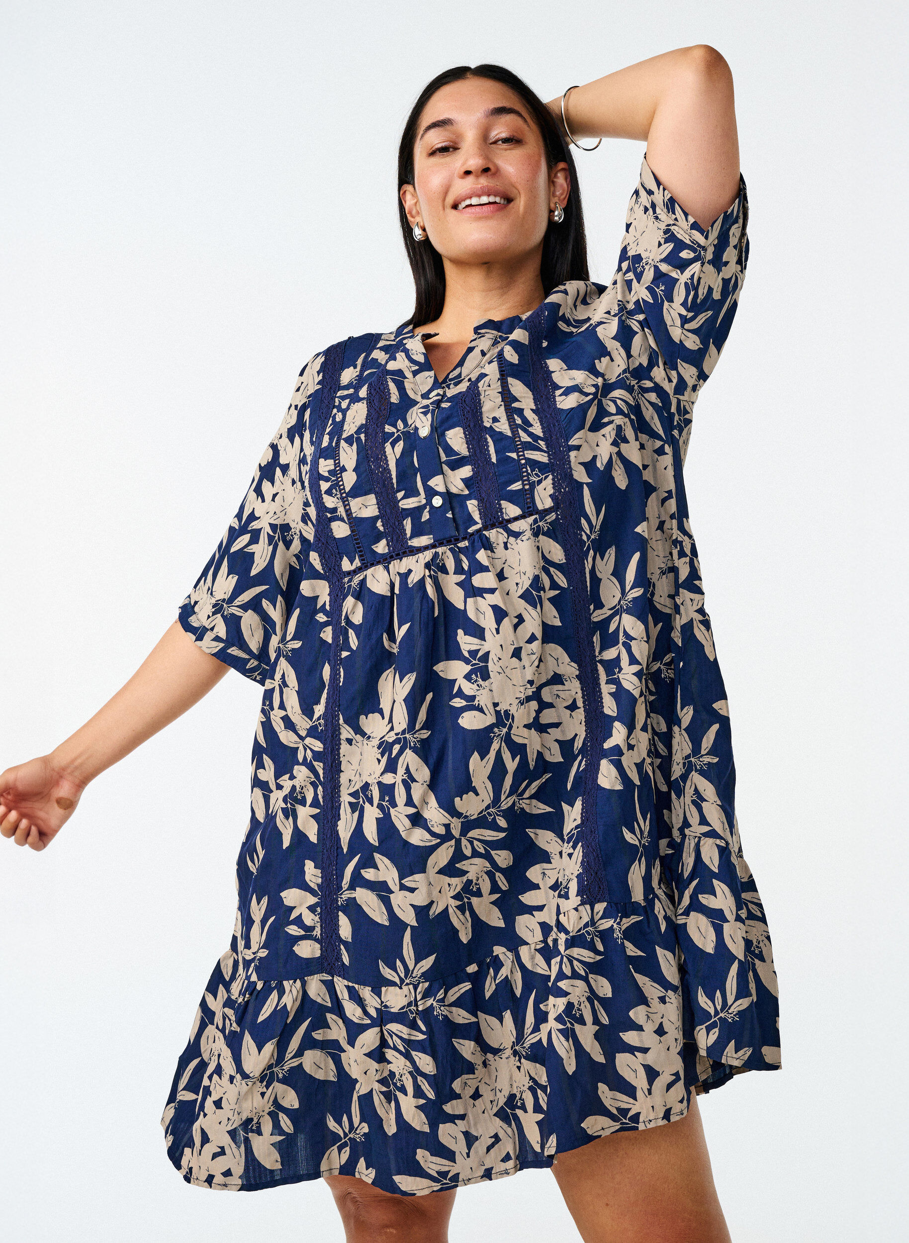 Zizzifashion Short viscose dress with lace trim and an A-line cut, Blue, Image image number 0