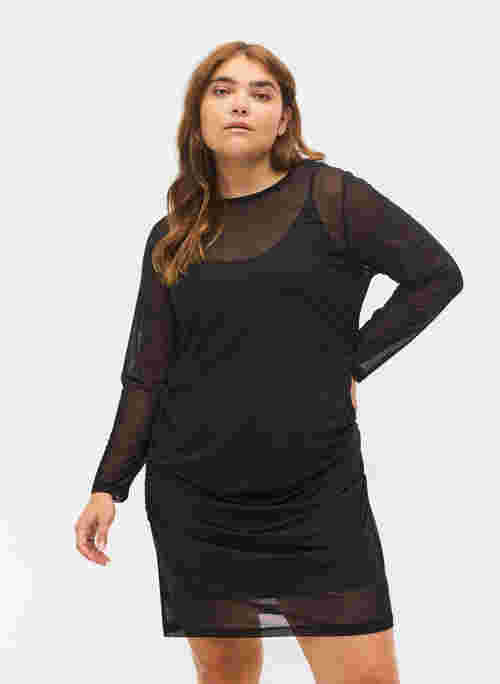 Close-fitting mesh dress with 3/4 sleeves