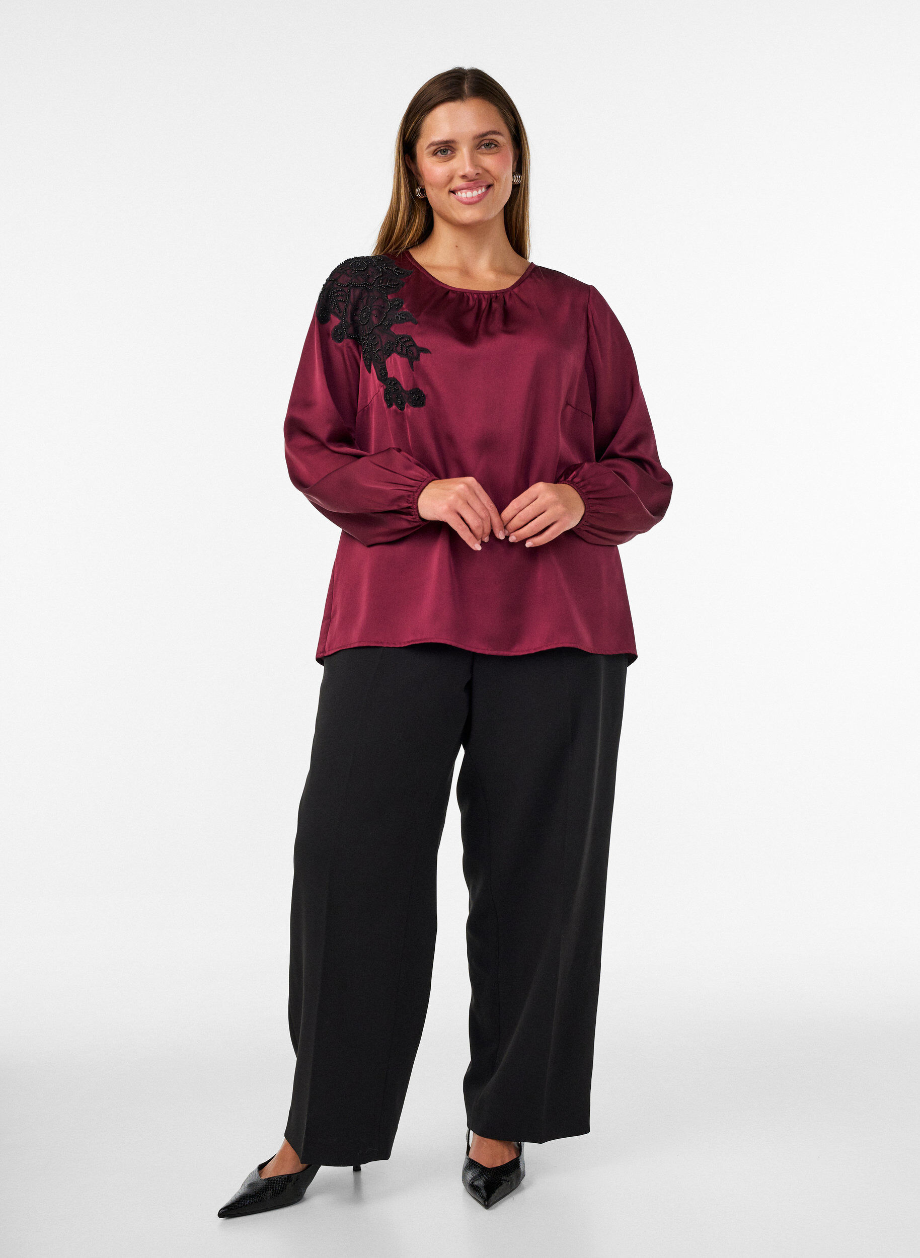 ZizzifashionSatin blouse with lace appliqu&eacute; and pearls, Red, Model image number 1