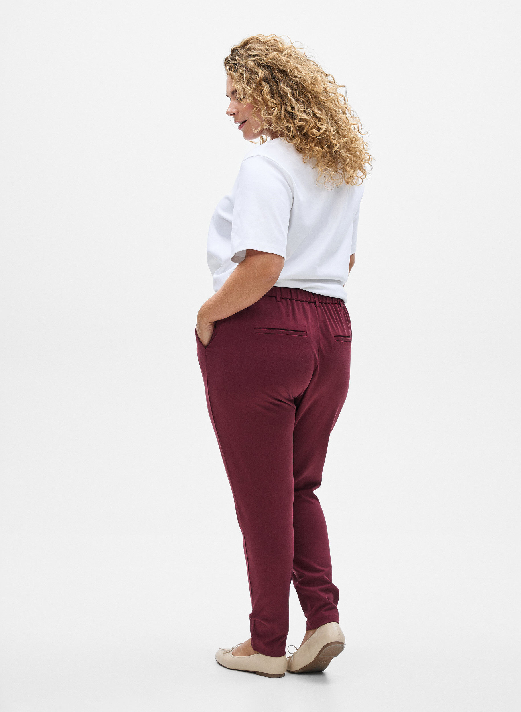 ZizzifashionCropped Maddison trousers, Dark Bordeaux, Model image number 2