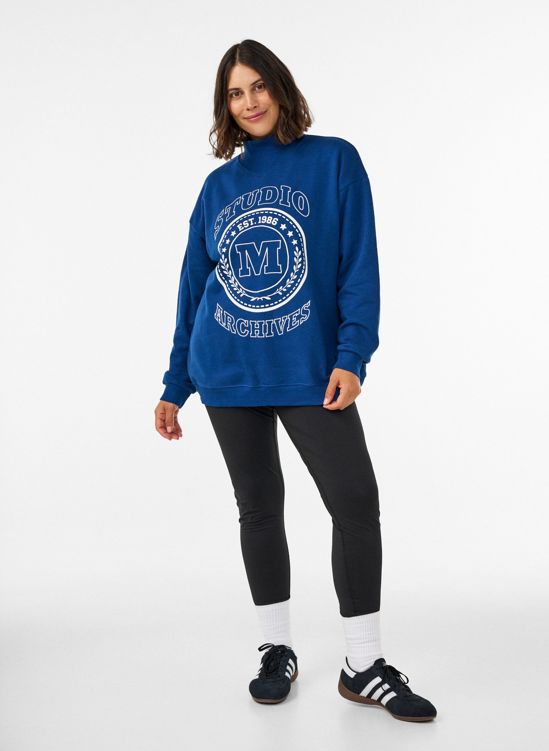 ZizzifashionSweatshirt with a high neck and sporty front motif, Blue, Model image number 1