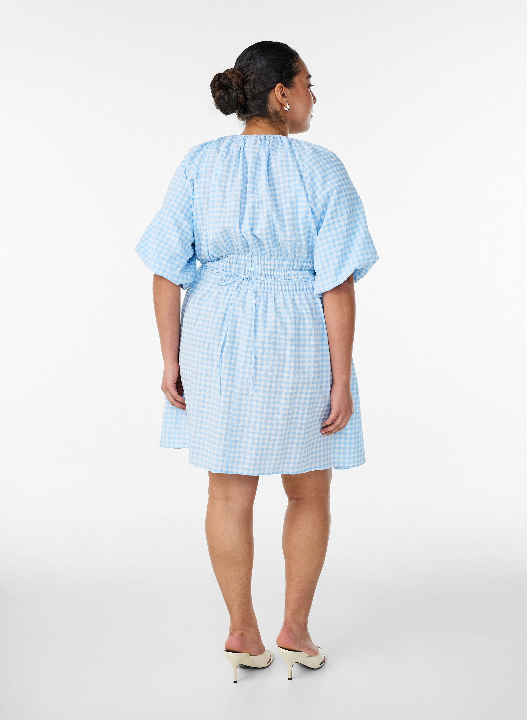ZizzifashionShort small check dress with balloon sleeves, Light Blue, Model image number 2